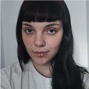Actualmente soy estudiante de grado en Estudios Ingleses en Granada y me gustaría ofrecer mis servicios y ayuda a niñ@s
